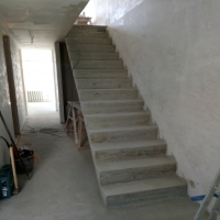 Tiesūs betoniai laiptai