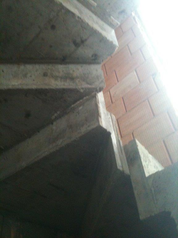 U-formos laiptuoti betoniniai laiptai